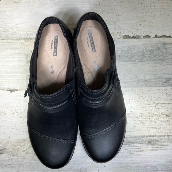 Clarks Collection Black Leather Slip On Shoes - Picture 4 of 7